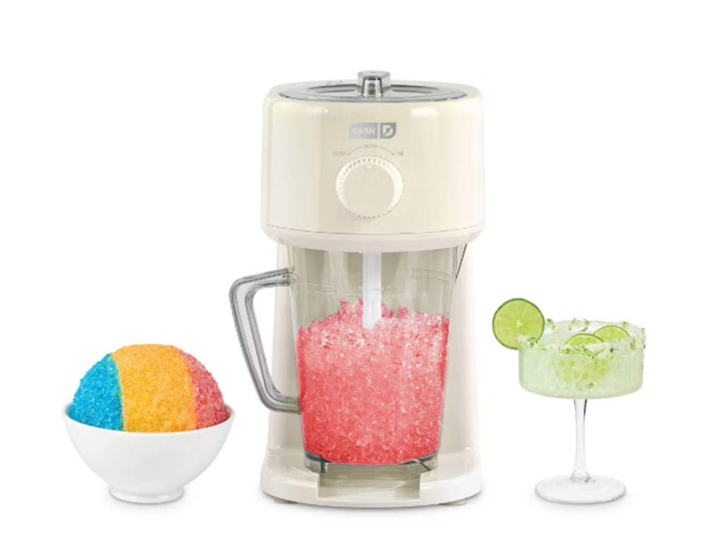 Dash Deluxe Shaved Ice and Slushy Maker in Cream Drinks Frozen Treats New